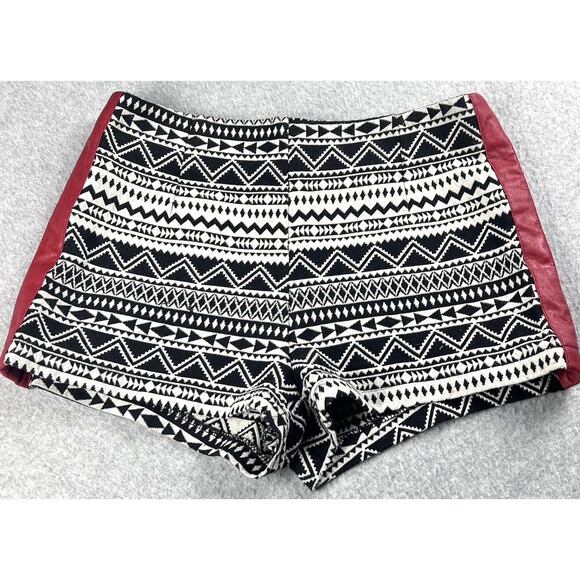 Ligali Shorts Womens Medium Black Red Faux Leather Stripe Aztec Boho Pant Resort - Picture 2 of 11